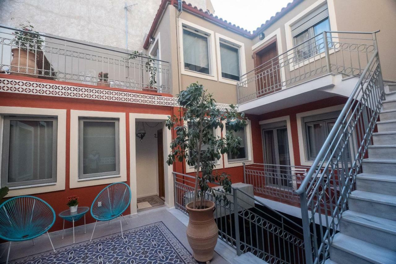 Athenian Yard Apartment *
